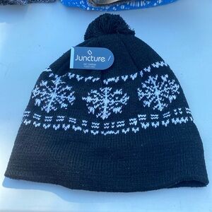 Black and white winter hat.